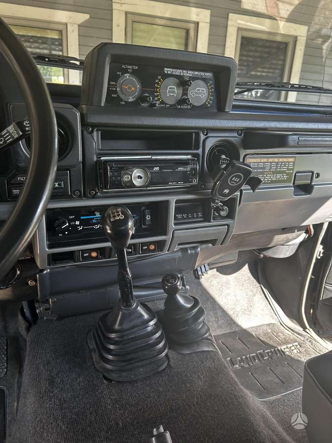 Toyota Land Cruiser - 8