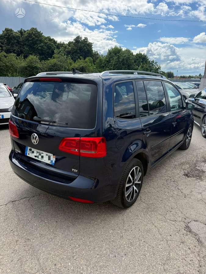Volkswagen Touran - 3
