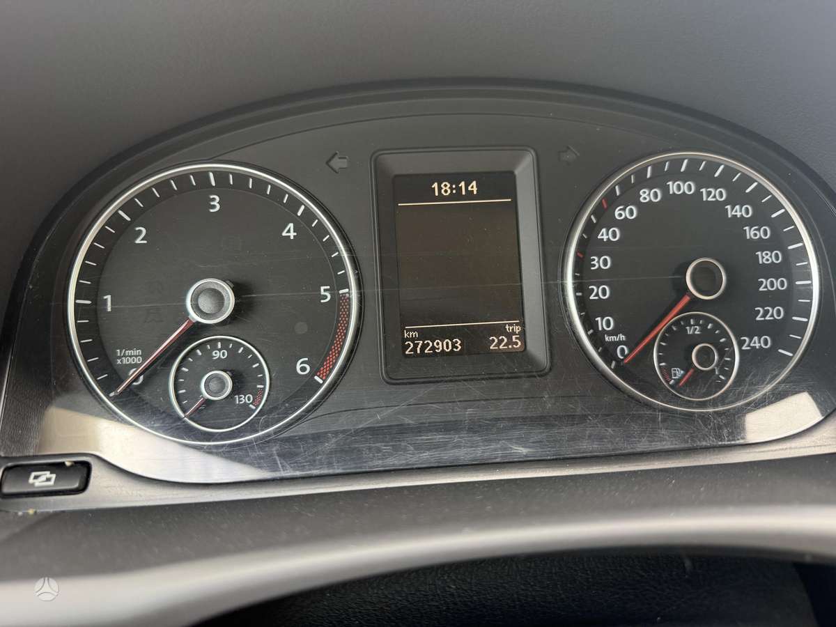 Volkswagen Touran - 11