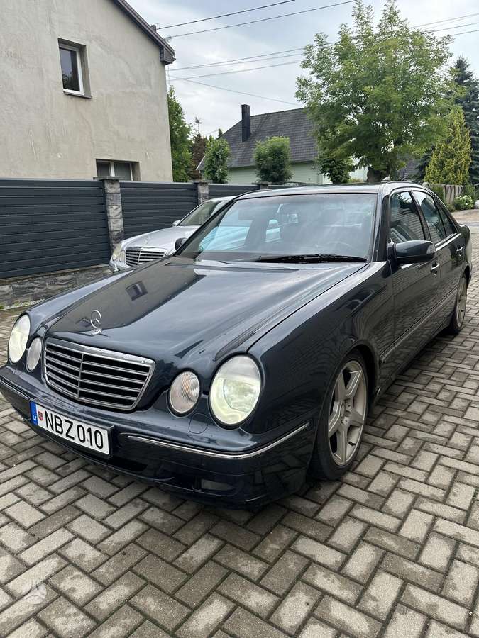 Mercedes-Benz E320, 3.2 l., Седан