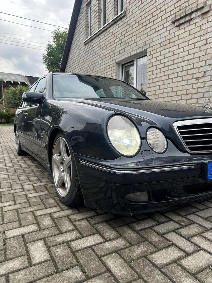 Mercedes-Benz E320, 3.2 l., Седан