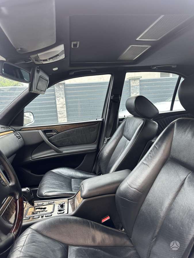 Mercedes-Benz E320, 3.2 l., Седан