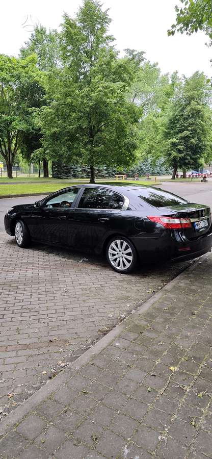 Renault Latitude, 2.0 l., Седан