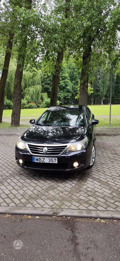 Renault Latitude, 2.0 l., Седан