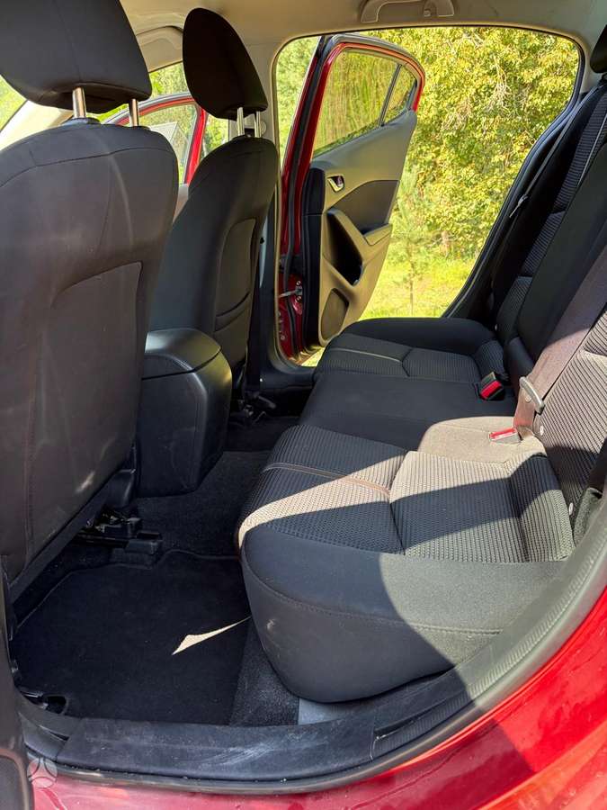 Mazda 3, 2.0 l., Седан