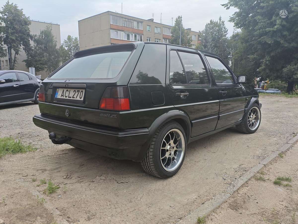 Volkswagen Golf - 4