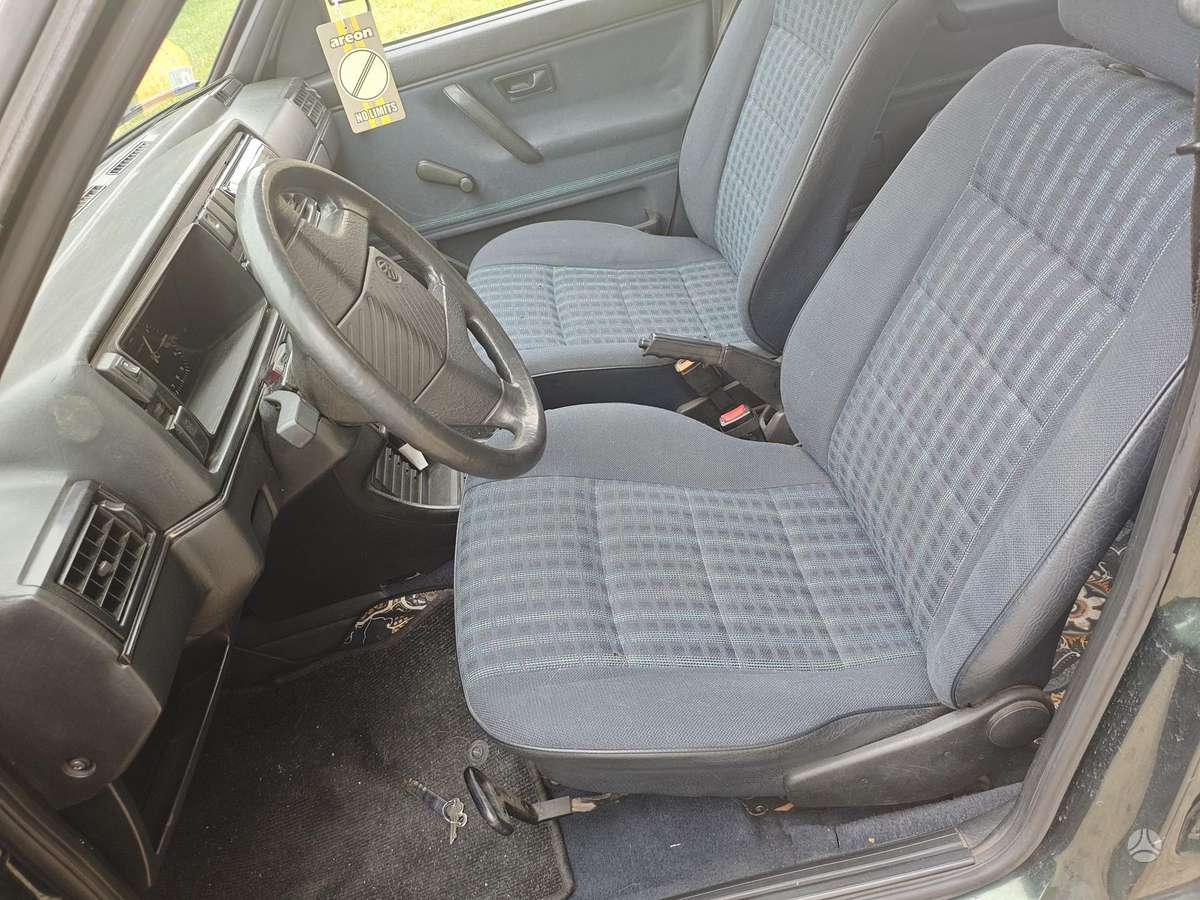 Volkswagen Golf - 10