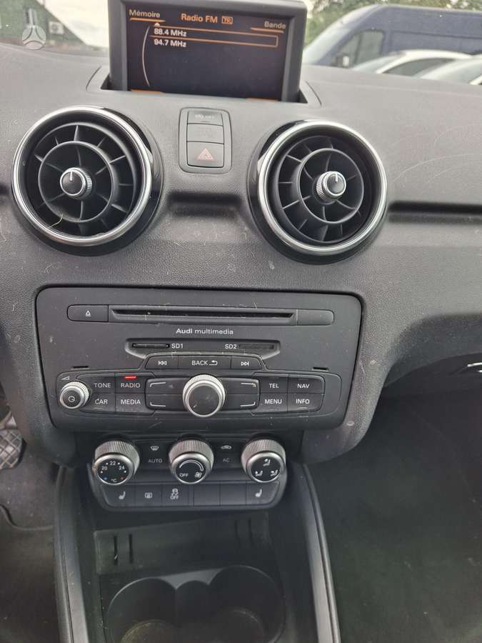 Audi A1, 1.6 l., Хэтчбек
