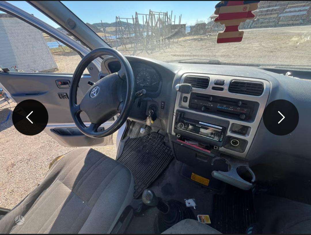 Toyota Hiace - 5