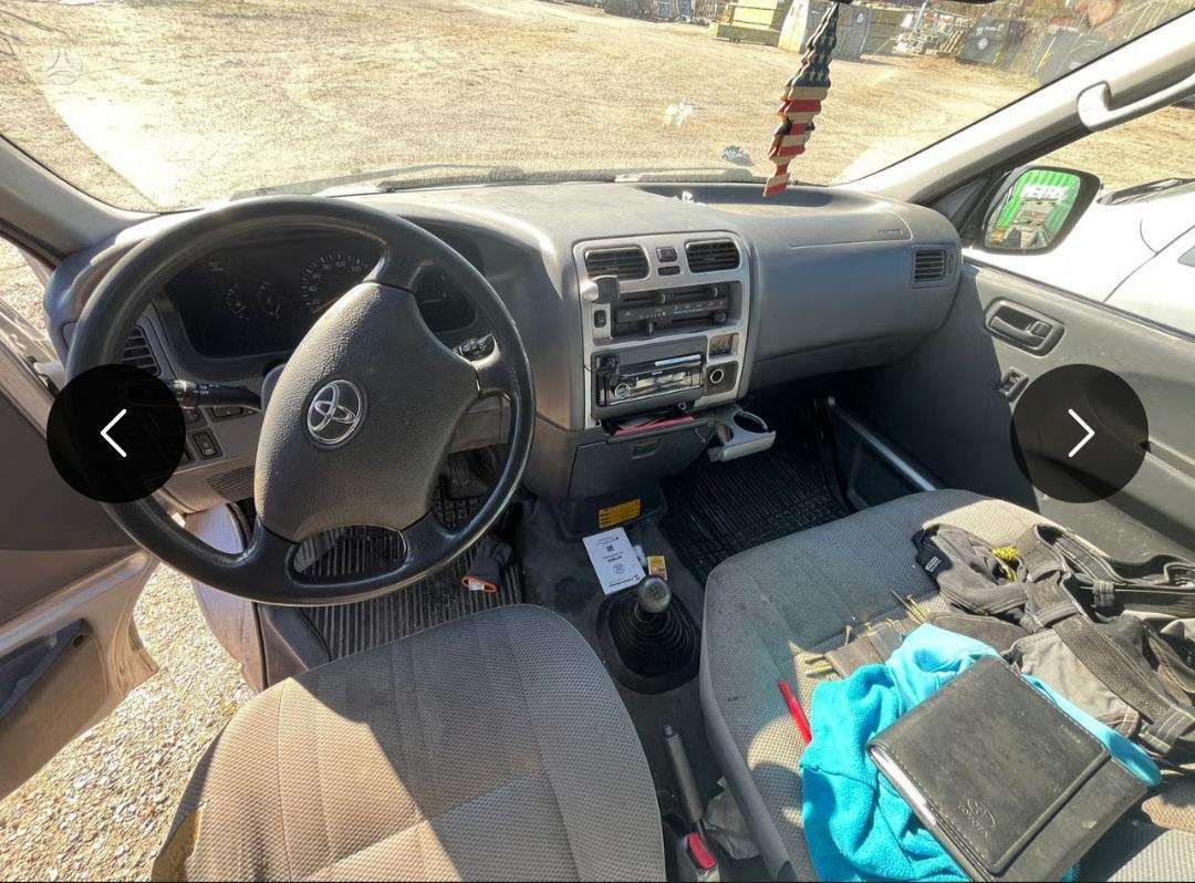 Toyota Hiace - 8