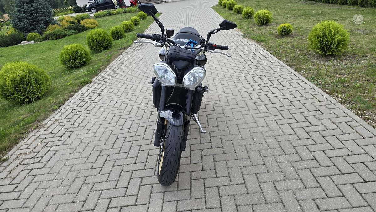 Triumph Street Triple 675cc, street / classic