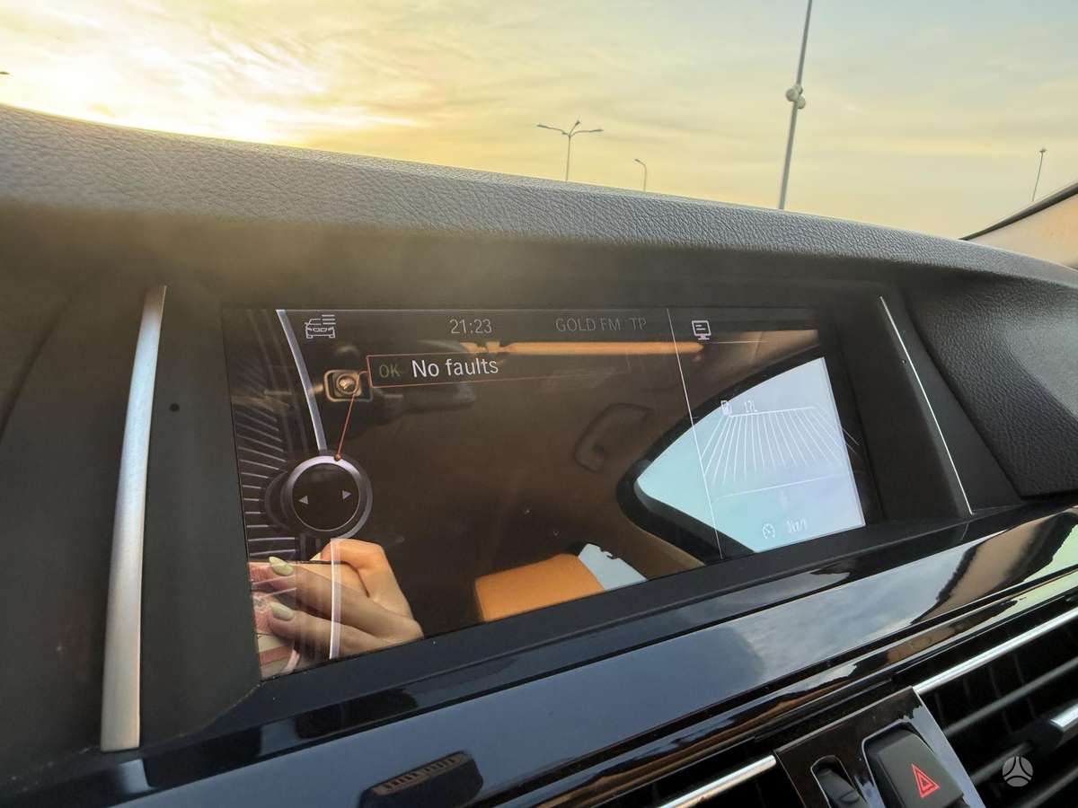 BMW 520, 2.0 l., Седан