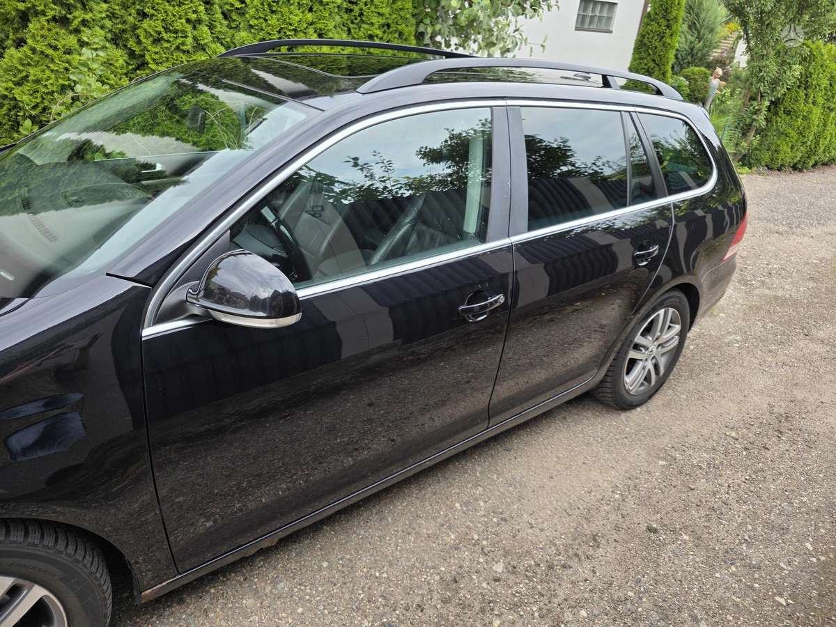 Volkswagen Golf - 6