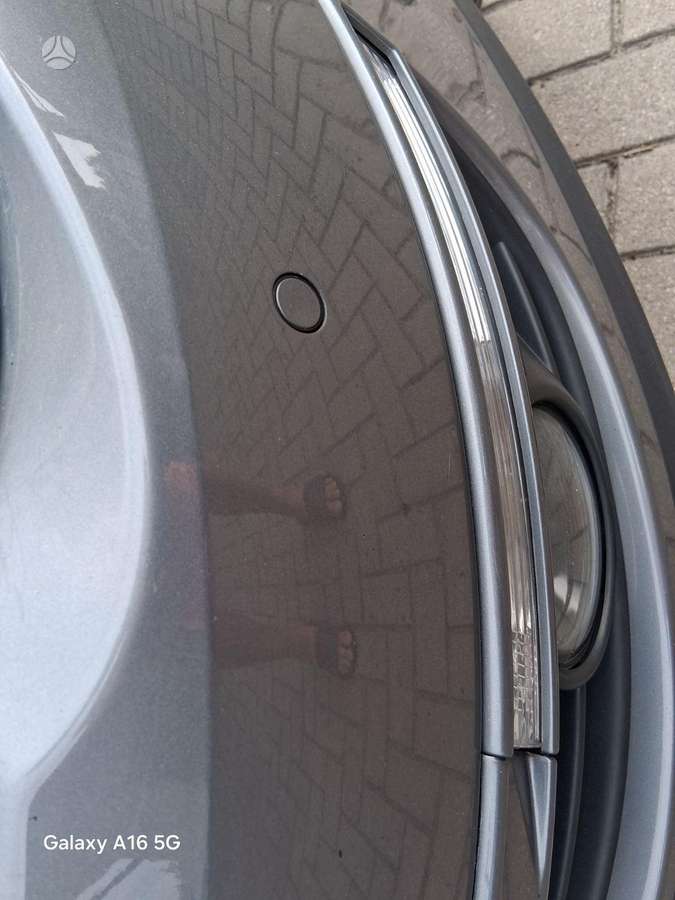 Volkswagen Passat - 11