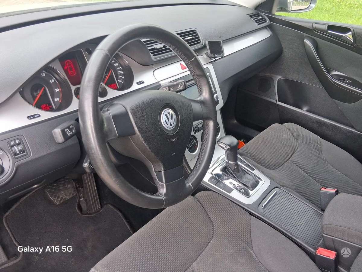 Volkswagen Passat - 9