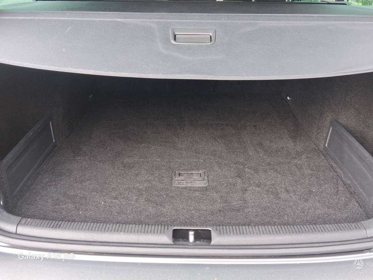 Volkswagen Passat - 12