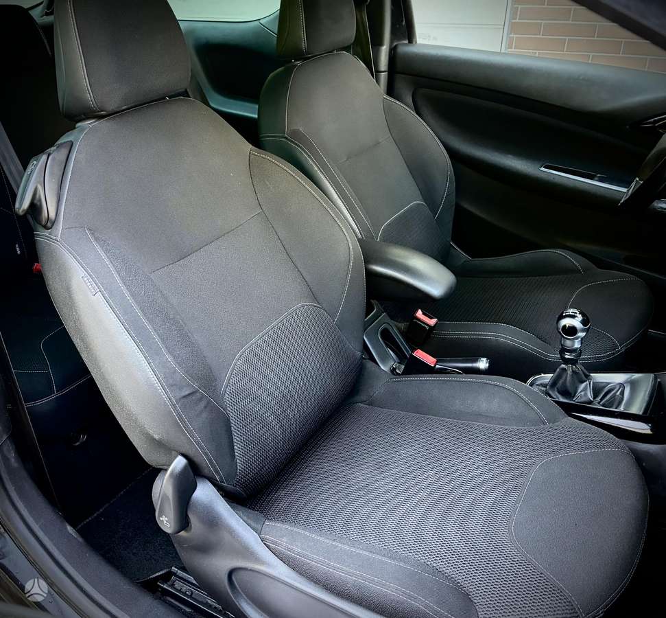 Citroen DS3, 1.6 l., hatchback