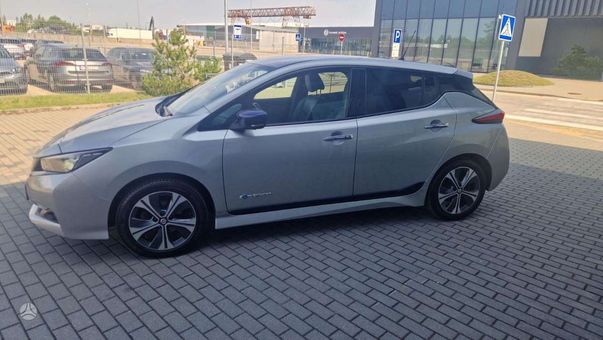 Nissan Leaf, hečbekas