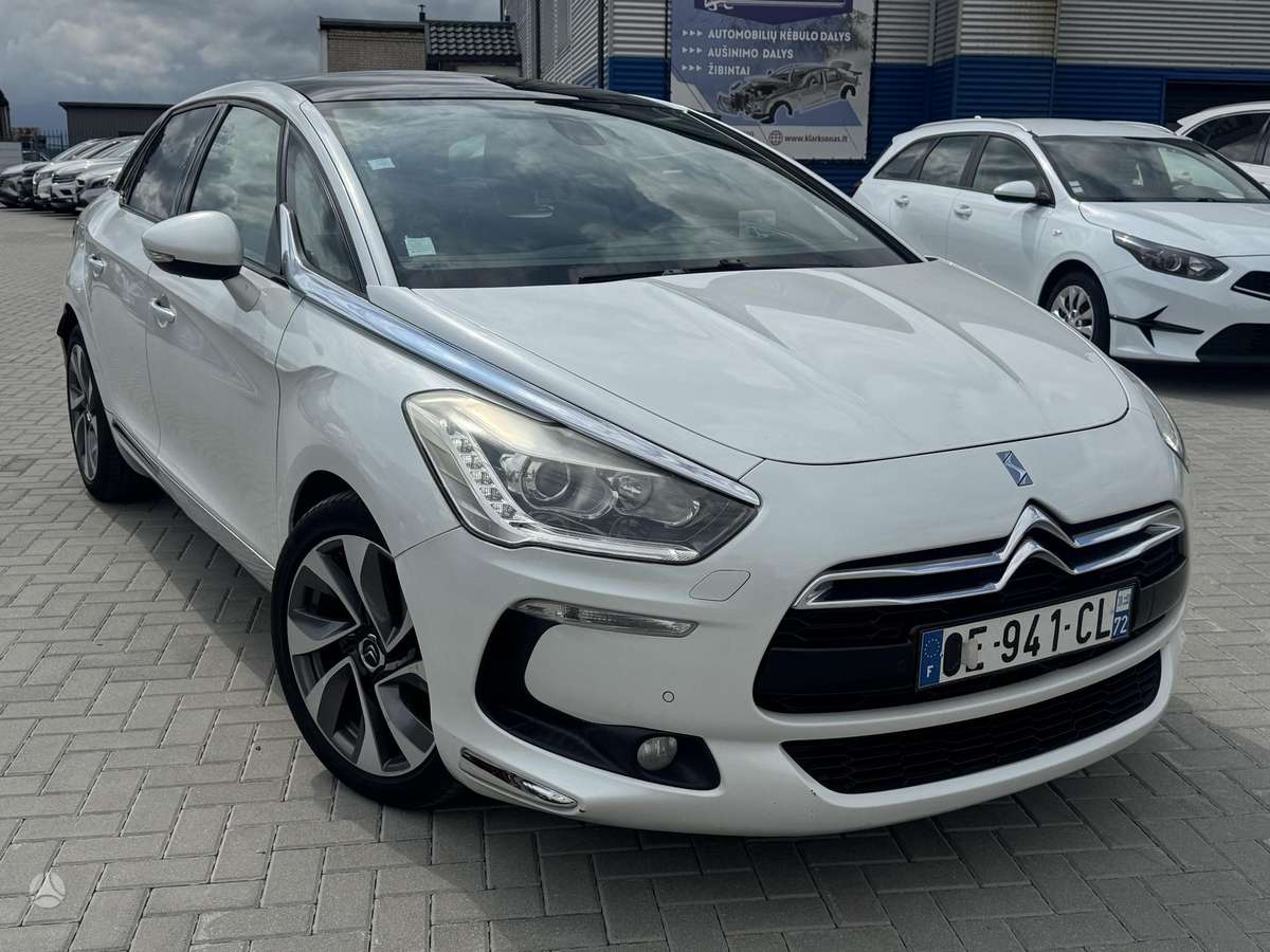 Citroen DS5, 2.0 l., hatchback