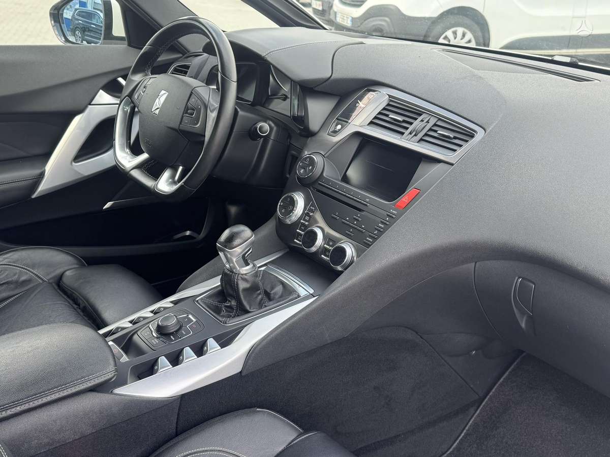 Citroen DS5, 2.0 l., Хэтчбек