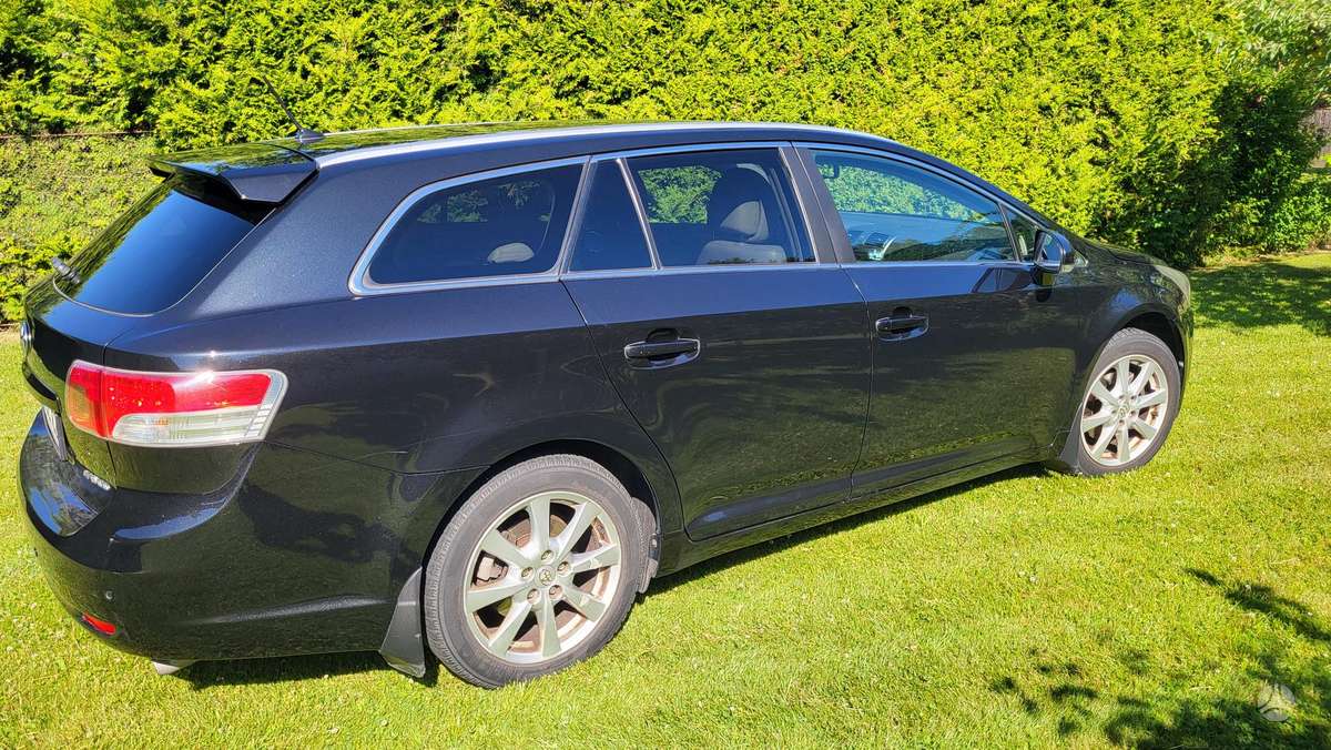 Toyota Avensis - 2