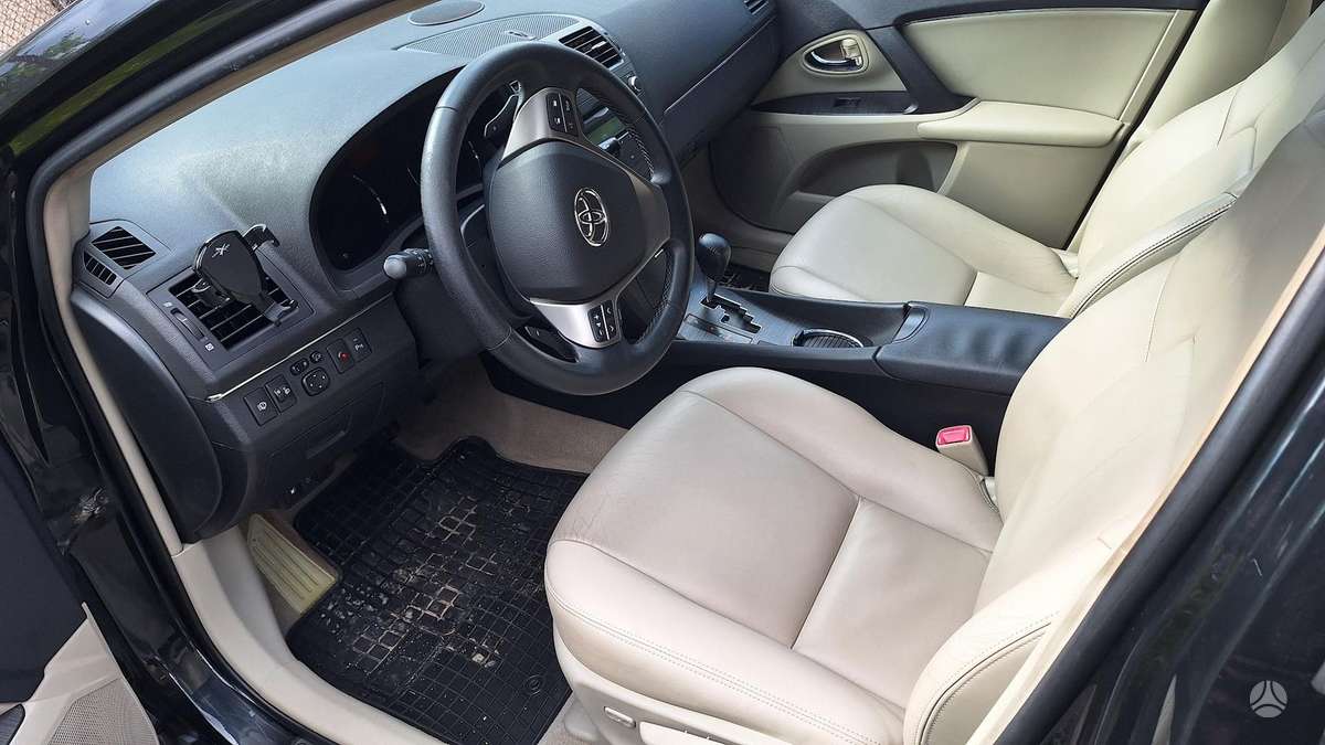Toyota Avensis - 5