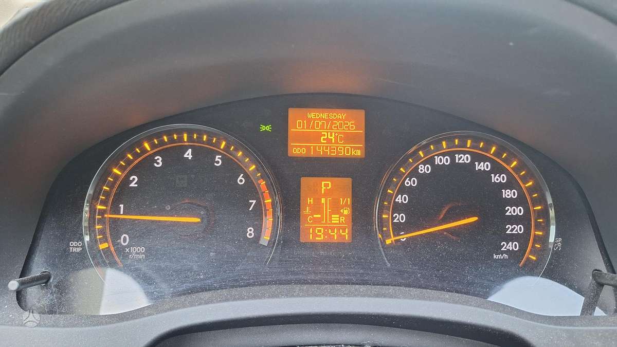 Toyota Avensis - 7