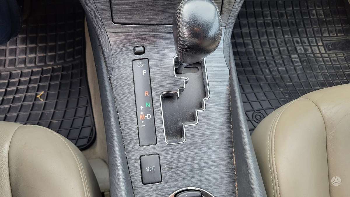 Toyota Avensis - 9