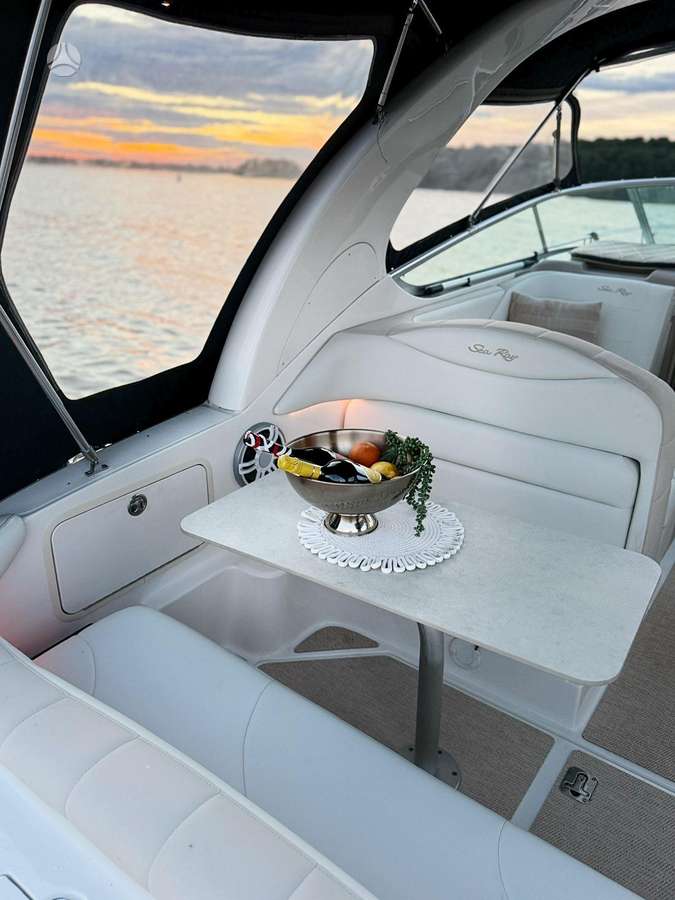 SeaRay 315, yachts / cruisers