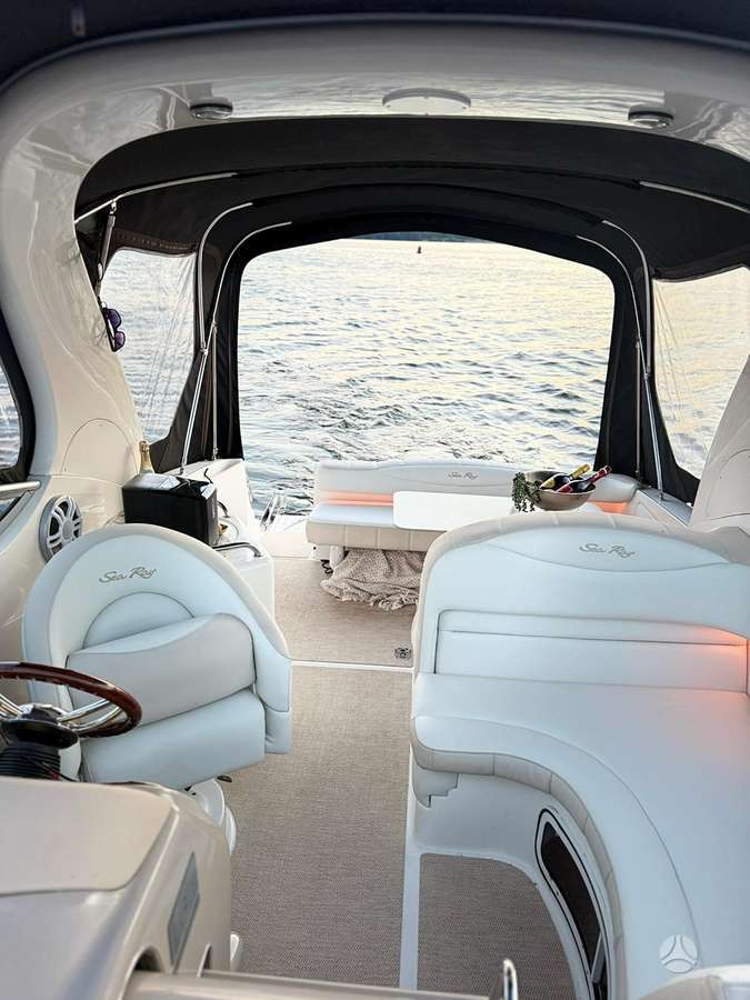 SeaRay 315, yachts / cruisers