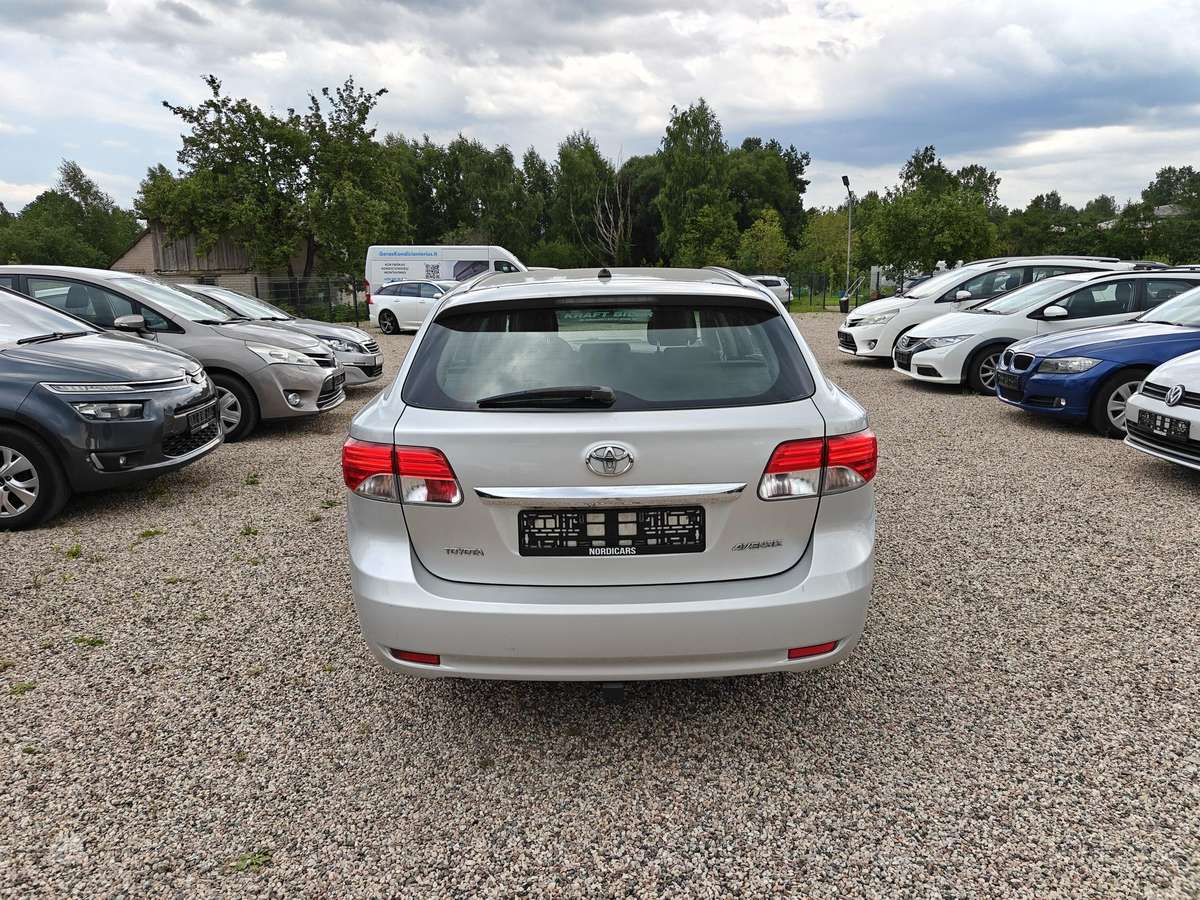 Toyota Avensis, 2.0 l., Универсал