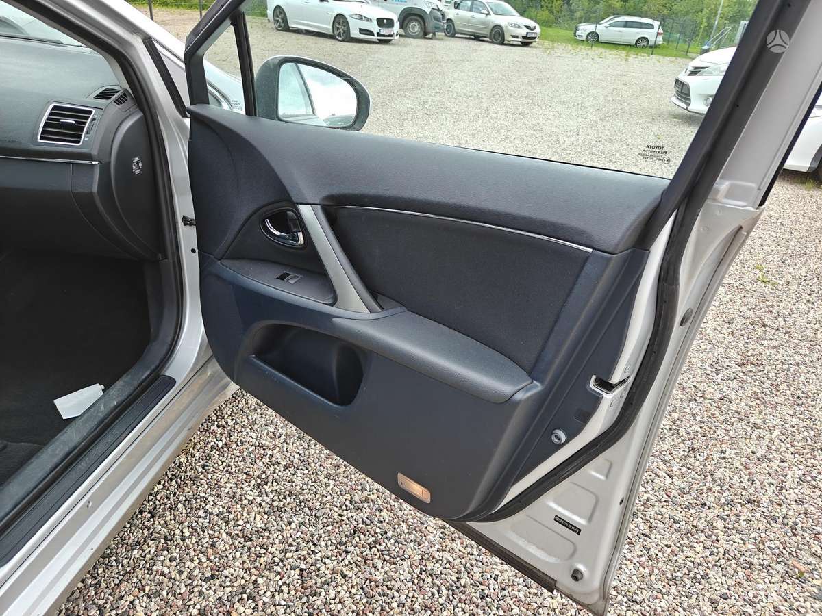 Toyota Avensis, 2.0 l., Универсал