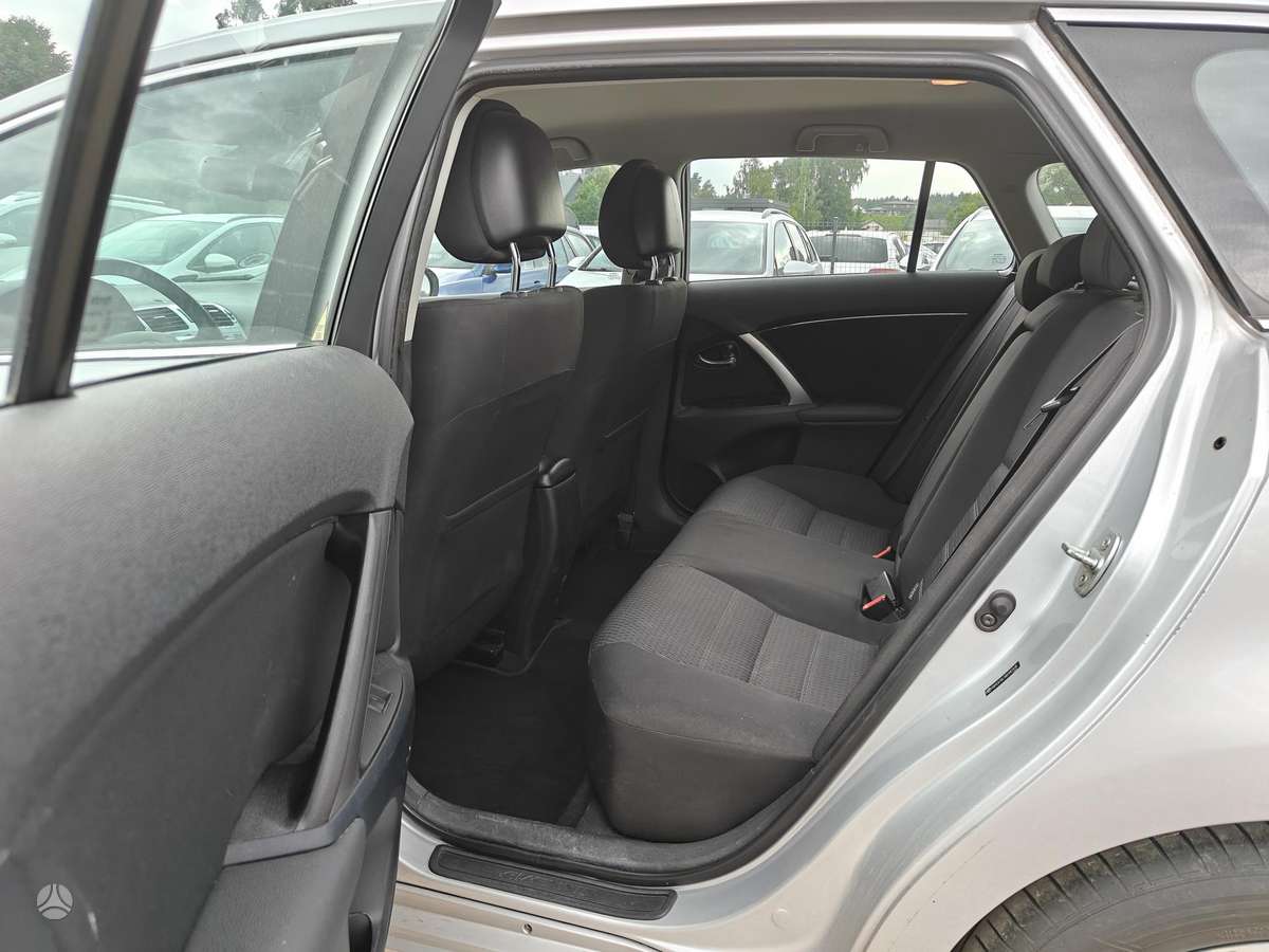 Toyota Avensis, 2.0 l., Универсал