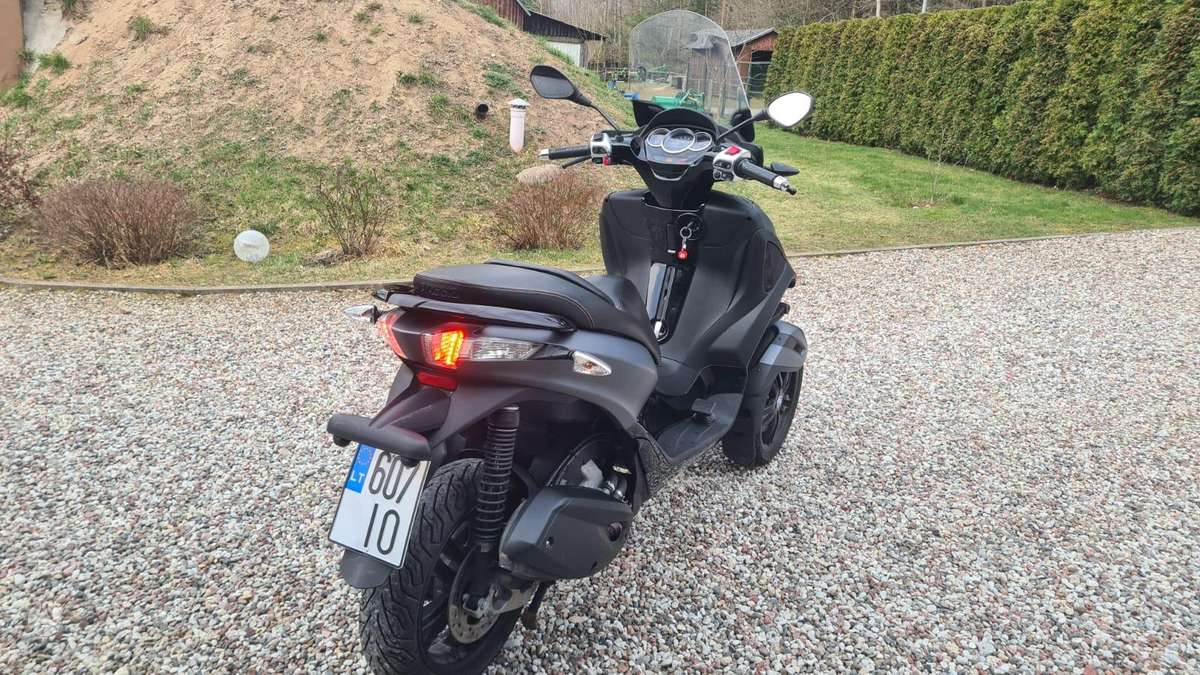 Piaggio MP3 300cc, triračiai