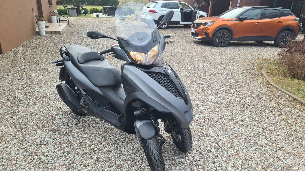 Piaggio MP3 300cc, triračiai