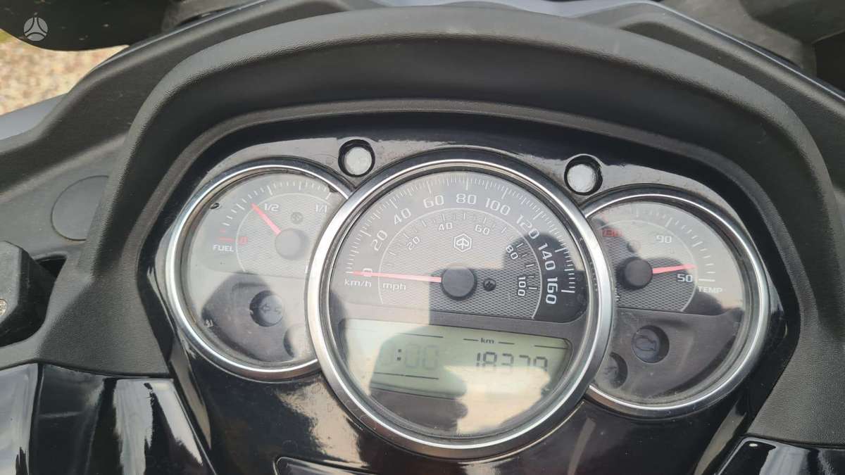 Piaggio MP3 300cc, trikes