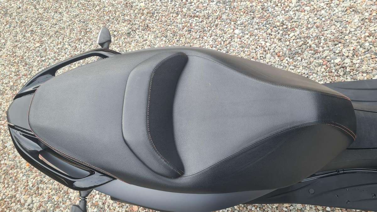 Piaggio MP3 300cc, trikes