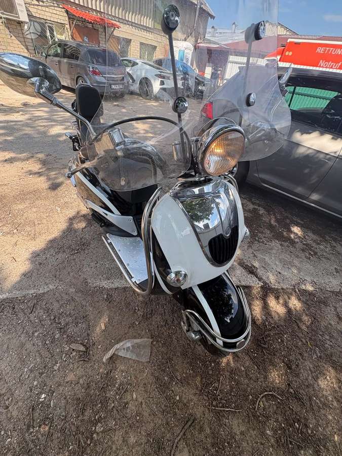 Piaggio Vespa 50cc, scooters / mopeds