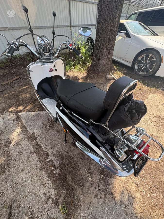 Piaggio Vespa 50cc, мотороллеры / мопеды