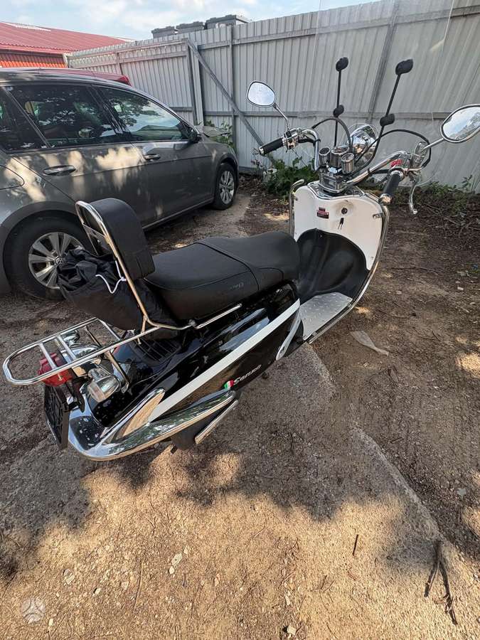 Piaggio Vespa 50cc, мотороллеры / мопеды