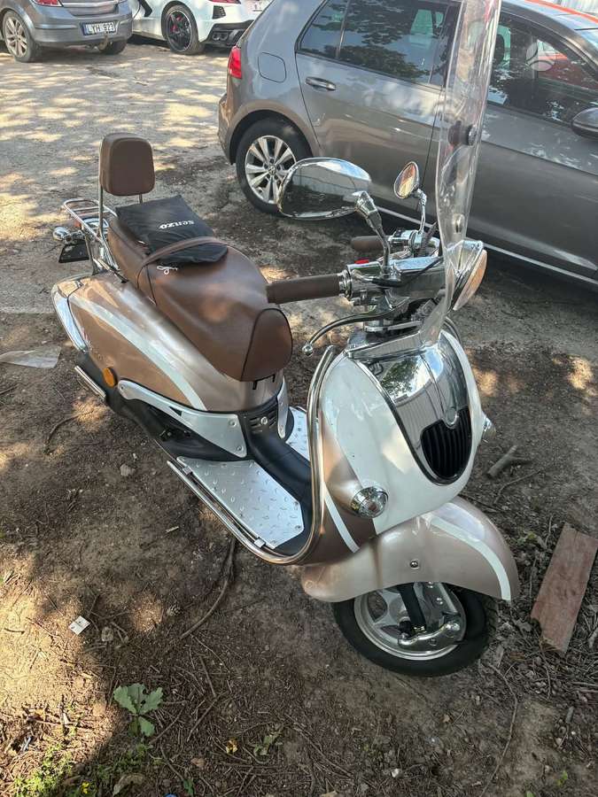 Piaggio Vespa 50cc, scooters / mopeds