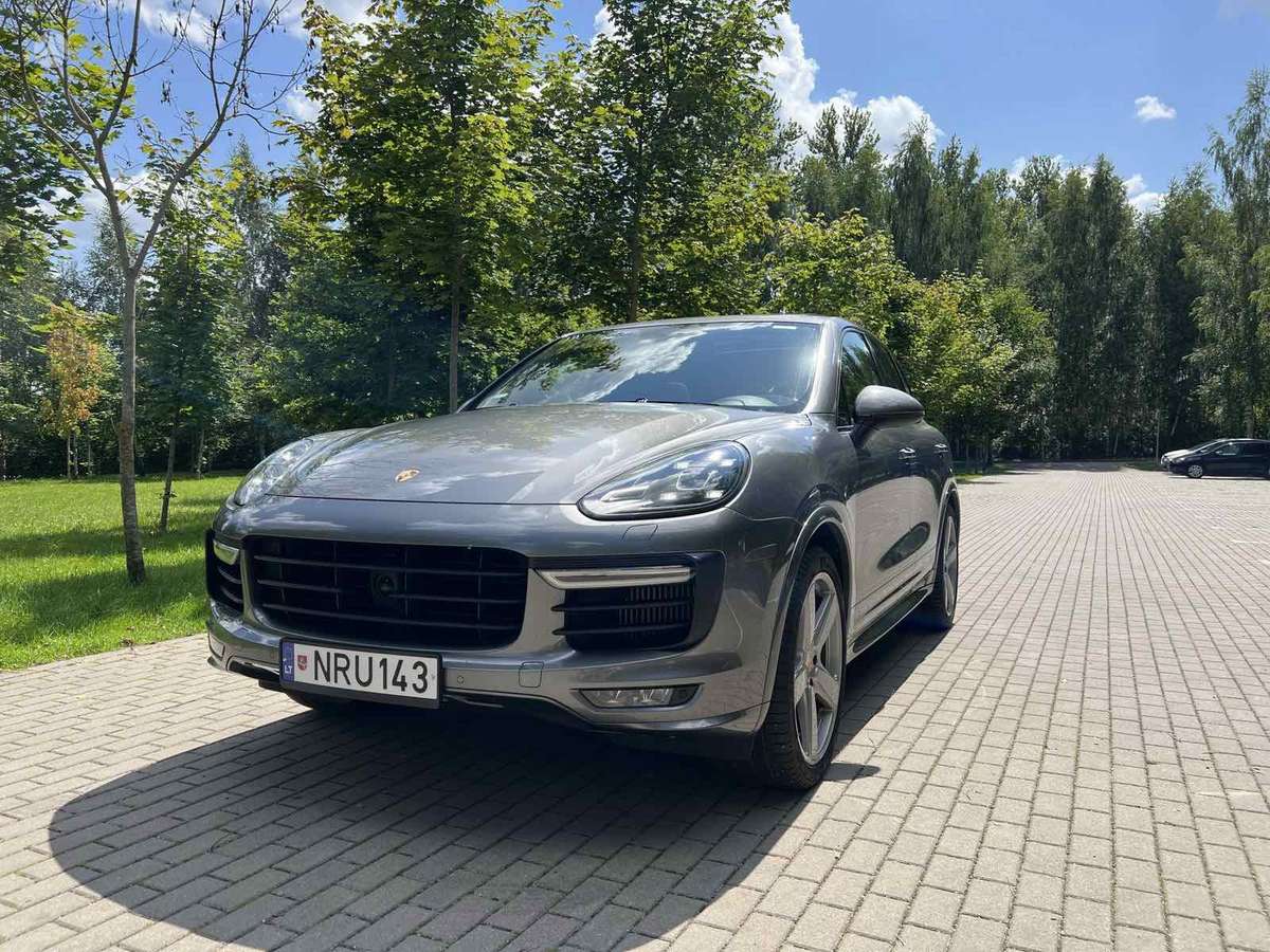 Porsche Cayenne - 3