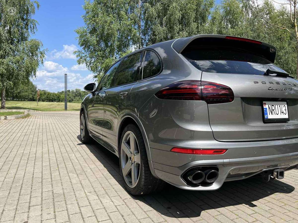 Porsche Cayenne - 6