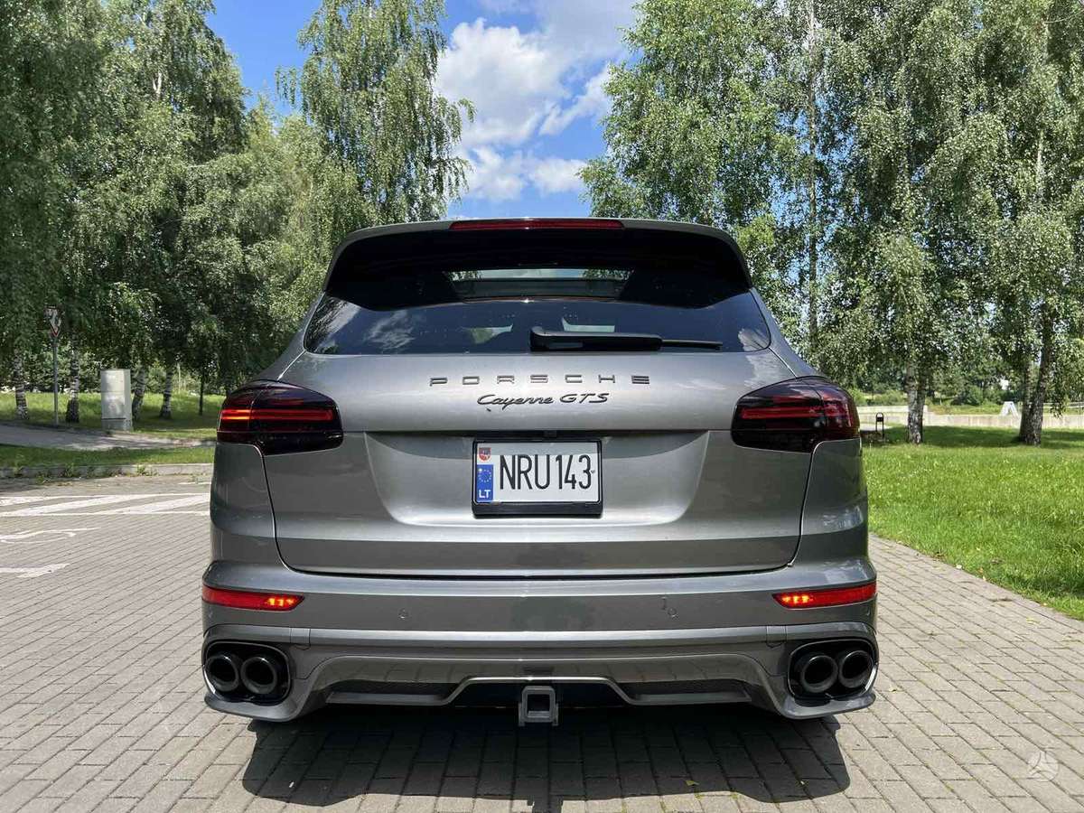 Porsche Cayenne - 7