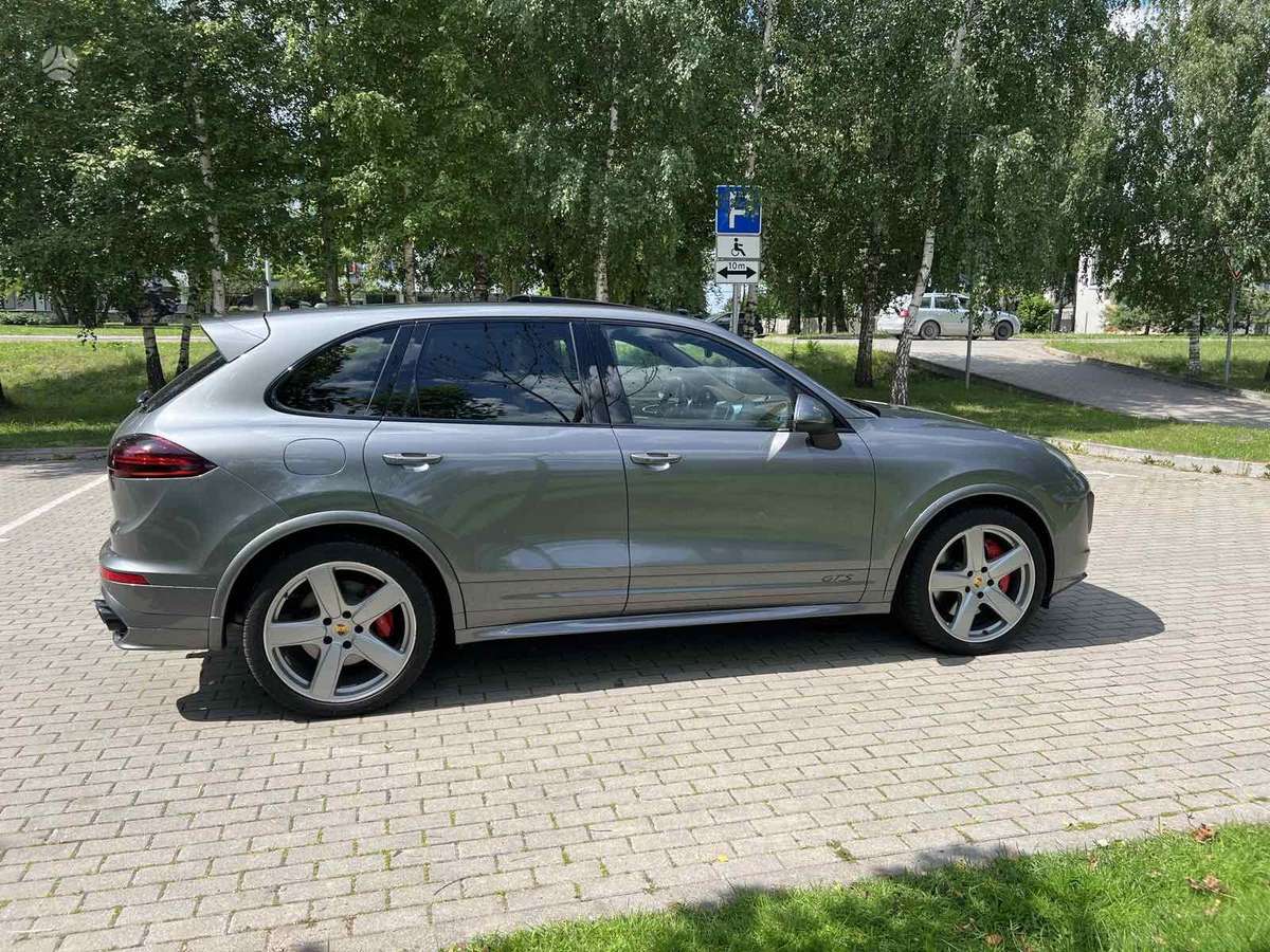 Porsche Cayenne - 5