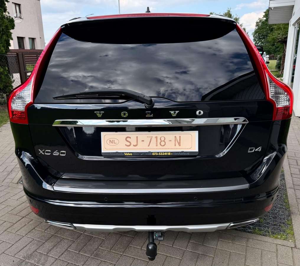 Volvo XC60, 2.0 l., off-road / crossover