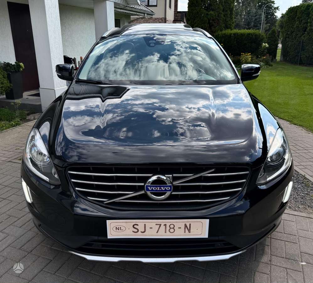 Volvo XC60, 2.0 l., off-road / crossover