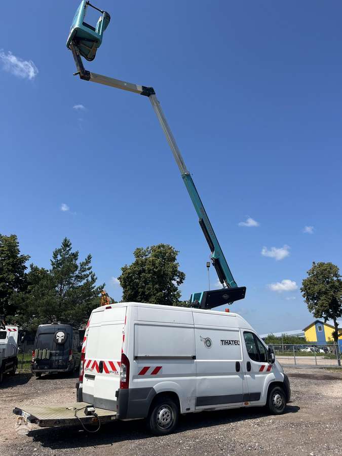 Peugeot Boxser, boom lift