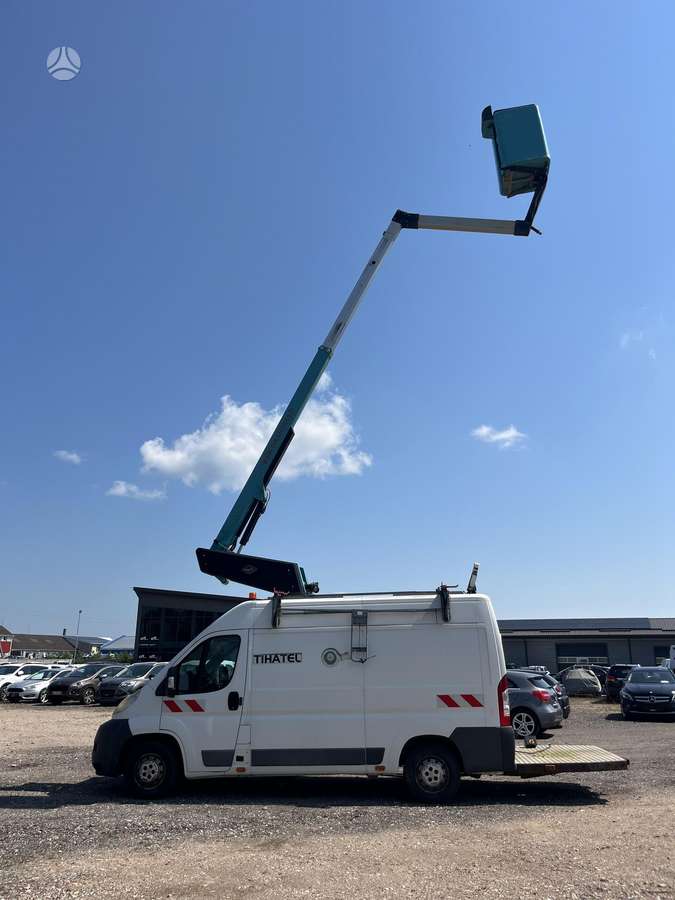 Peugeot Boxser, boom lift