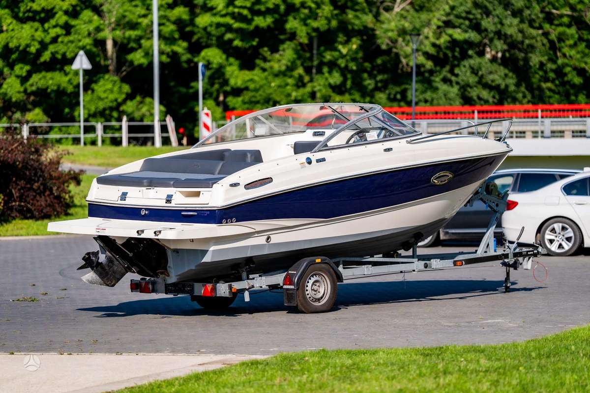 Bayliner 642 cuddy, yachts / cruisers